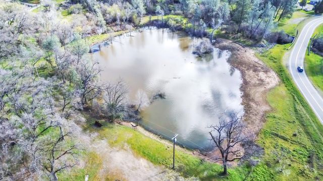 10121 Valley Dr, Rough And Ready, CA 95975