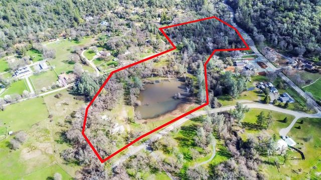 10121 Valley Dr, Rough And Ready, CA 95975