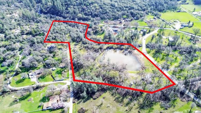 10121 Valley Dr, Rough And Ready, CA 95975