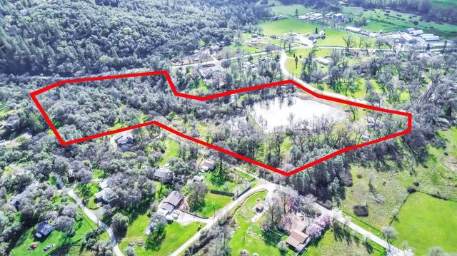 10121 Valley Dr, Rough And Ready, CA 95975