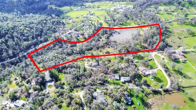 10121 Valley Dr, Rough And Ready, CA 95975