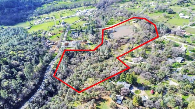 10121 Valley Dr, Rough And Ready, CA 95975