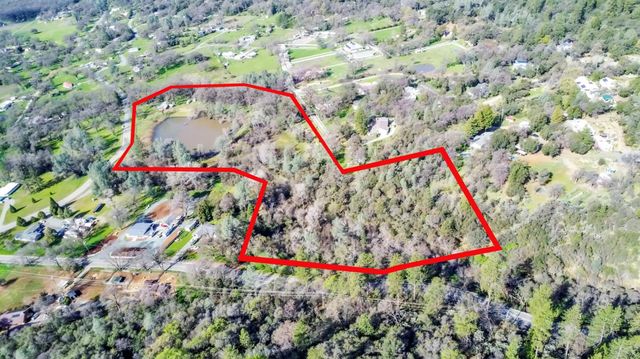 10121 Valley Dr, Rough And Ready, CA 95975