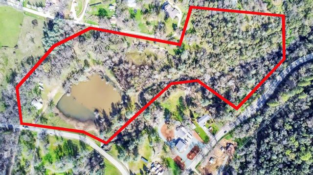 10121 Valley Dr, Rough And Ready, CA 95975