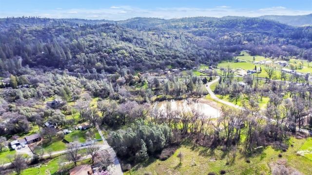 10121 Valley Dr, Rough And Ready, CA 95975