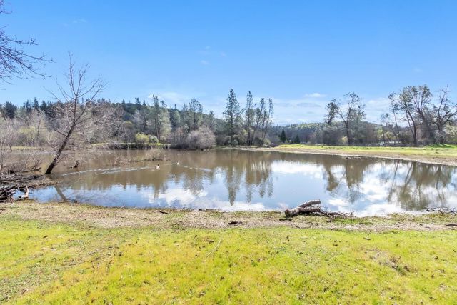 10121 Valley Dr, Rough And Ready, CA 95975