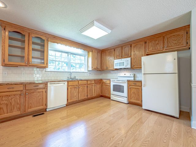 4275 Brabham Drive, Dalzell, SC 29040