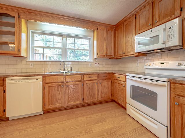 4275 Brabham Drive, Dalzell, SC 29040