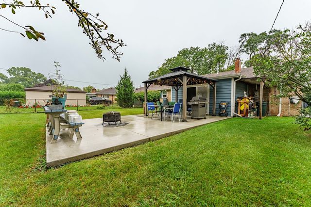 1115 S 3rd Avenue, Des Plaines, IL 60016