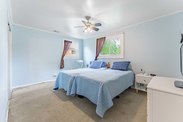 1115 S 3rd Avenue, Des Plaines, IL 60016