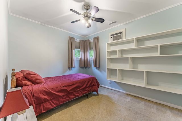1115 S 3rd Avenue, Des Plaines, IL 60016