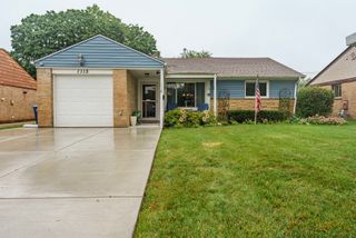 1115 S 3rd Avenue, Des Plaines, IL 60016