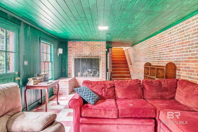 1515 Poplar Avenue, Brewton, AL 36426