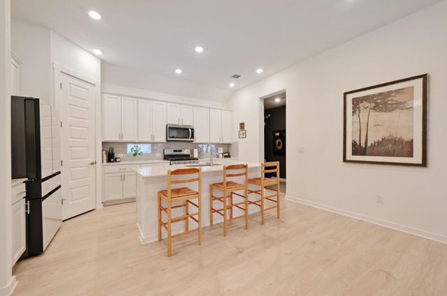 2037 Rosin Jaw WALK, Leander, TX 78641