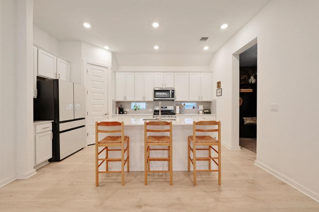 2037 Rosin Jaw WALK, Leander, TX 78641