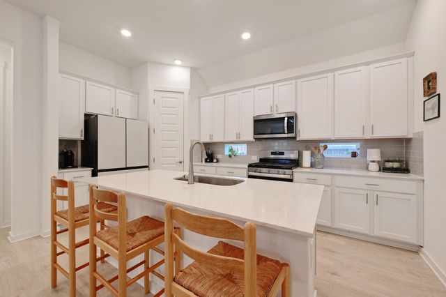 2037 Rosin Jaw WALK, Leander, TX 78641