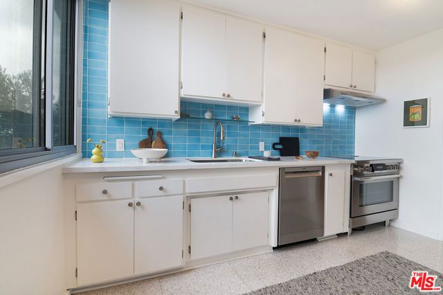 8701 Delgany Avenue 208, Playa Del Rey (los Angeles), CA 90293