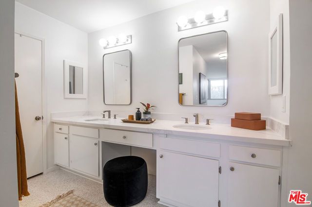 8701 Delgany Avenue 208, Playa Del Rey (los Angeles), CA 90293