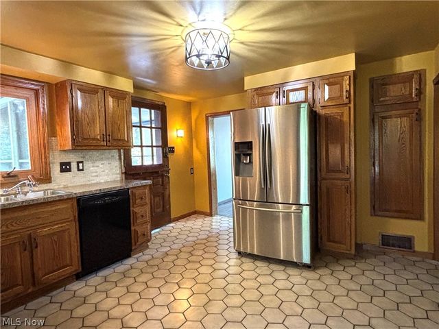 343 State Street, Leetonia, OH 44431