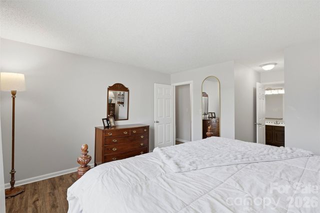 5007 Sharon Road P, Charlotte, NC 28210