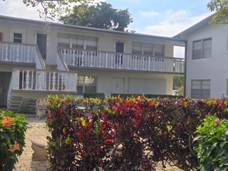 17 Cambridge A, West Palm Beach, FL 33417