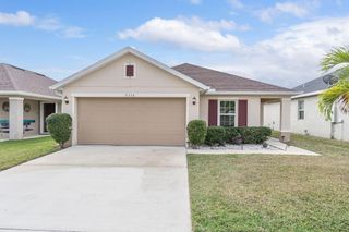 5330 NW Pine Trail Circle, Port St. Lucie, Port St Lucie, FL 34983