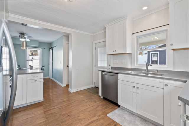 104 E School St, Mars Boro, PA 16046