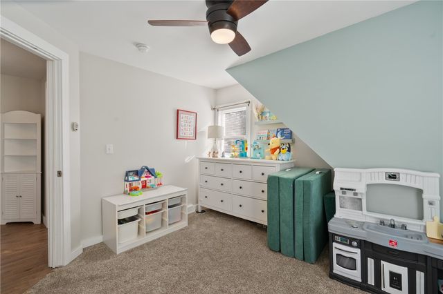 104 E School St, Mars Boro, PA 16046