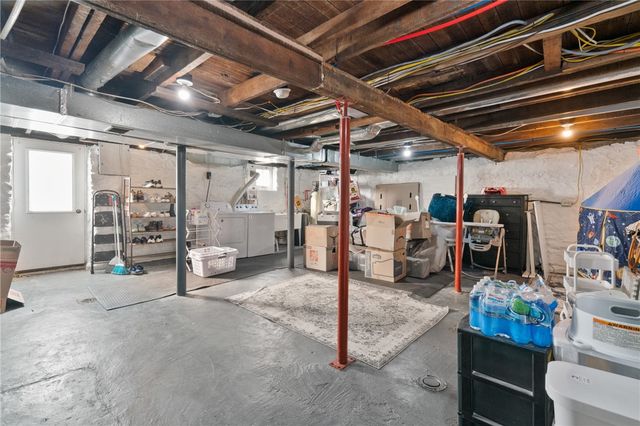 104 E School St, Mars Boro, PA 16046