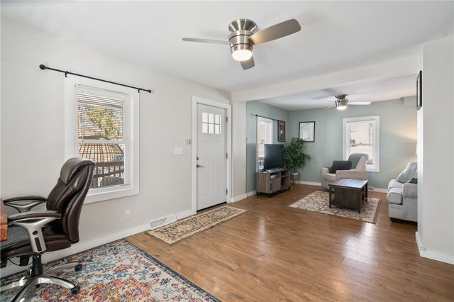 104 E School St, Mars Boro, PA 16046