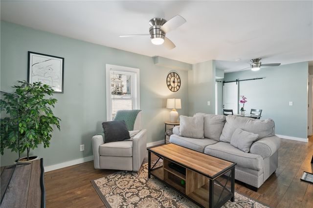 104 E School St, Mars Boro, PA 16046