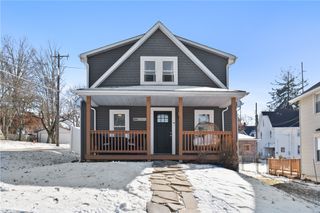 104 E School St, Mars Boro, PA 16046