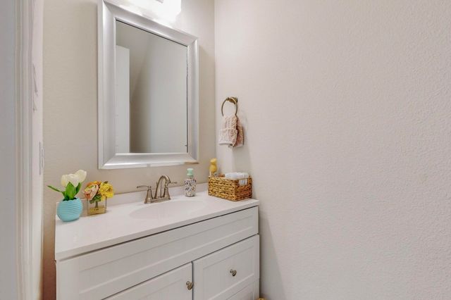 12977 Wymeth Drive, Farmers Branch, TX 75234