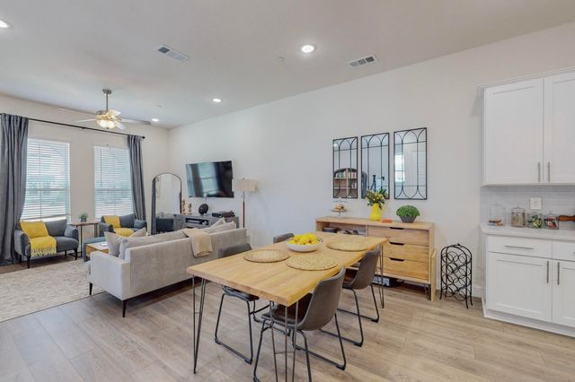 12977 Wymeth Drive, Farmers Branch, TX 75234
