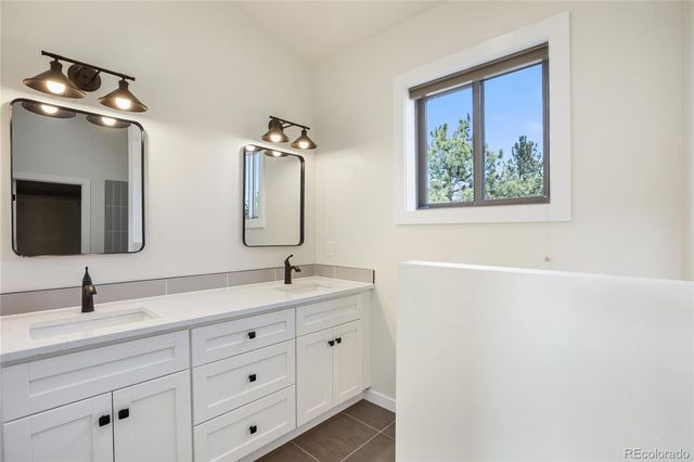 142 Hackamore Drive, Florissant, CO 80816