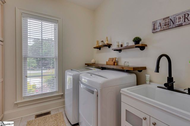 38 Shore Vista Lane, Greer, SC 29651