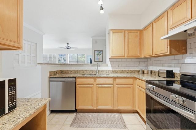 1000 VILLAGIO CIRCLE 106, Sarasota, FL 34237