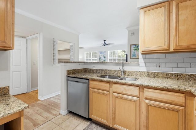 1000 VILLAGIO CIRCLE 106, Sarasota, FL 34237