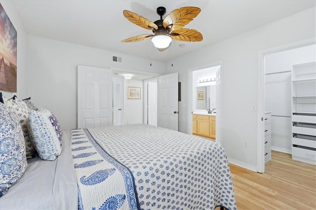 1000 VILLAGIO CIRCLE 106, Sarasota, FL 34237