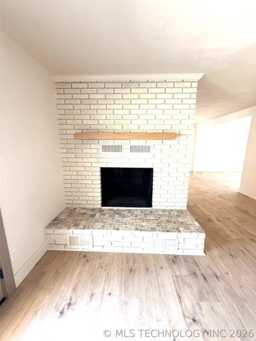 512 Pine Street, Henryetta, OK 74437