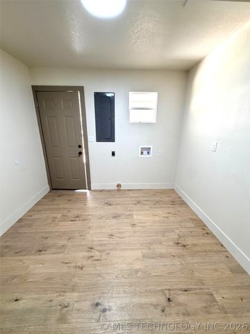 512 Pine Street, Henryetta, OK 74437