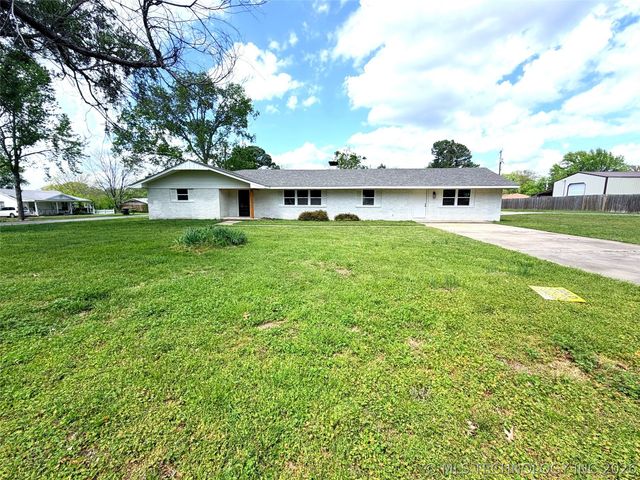 512 Pine Street, Henryetta, OK 74437
