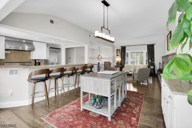 36 Coppergate Dr, Bernards Twp., NJ 07920