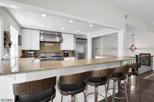 36 Coppergate Dr, Bernards Twp., NJ 07920