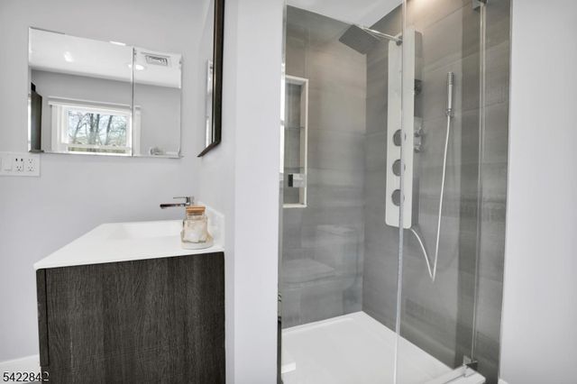 36 Coppergate Dr, Bernards Twp., NJ 07920