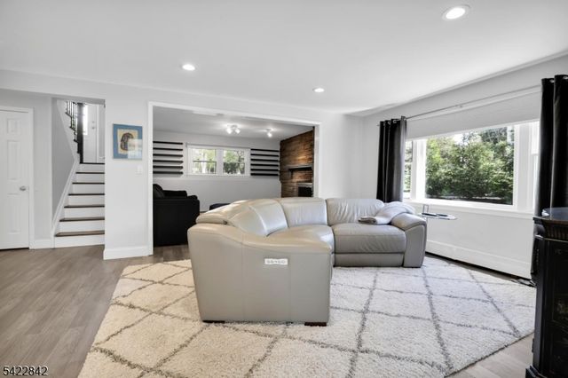 36 Coppergate Dr, Bernards Twp., NJ 07920