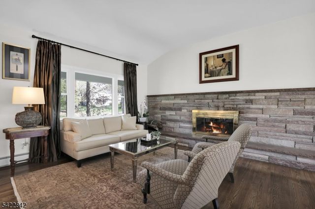 36 Coppergate Dr, Bernards Twp., NJ 07920