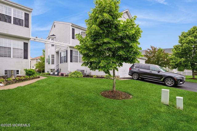 84 Annapolis Street, Tinton Falls, NJ 07712