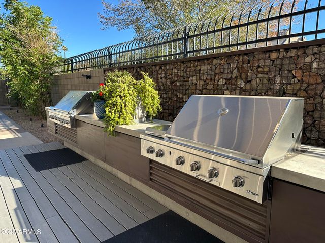 200 W PORTLAND Street 426, Phoenix, AZ 85003