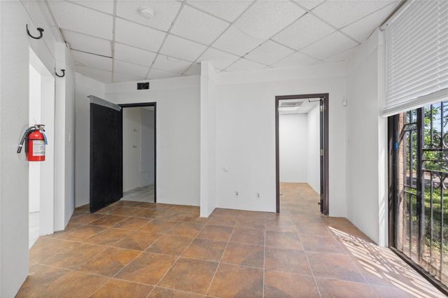 218 W Blum Street, Alvin, TX 77511